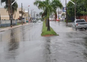 Clima abafado e chuva iminente marcam esta quinta-feira em Anápolis