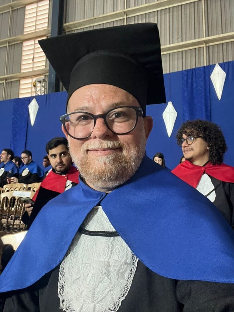 No Dia do Publicitário, Anápolis celebra a formatura de Marcelo dos Santos, referência no rádio local