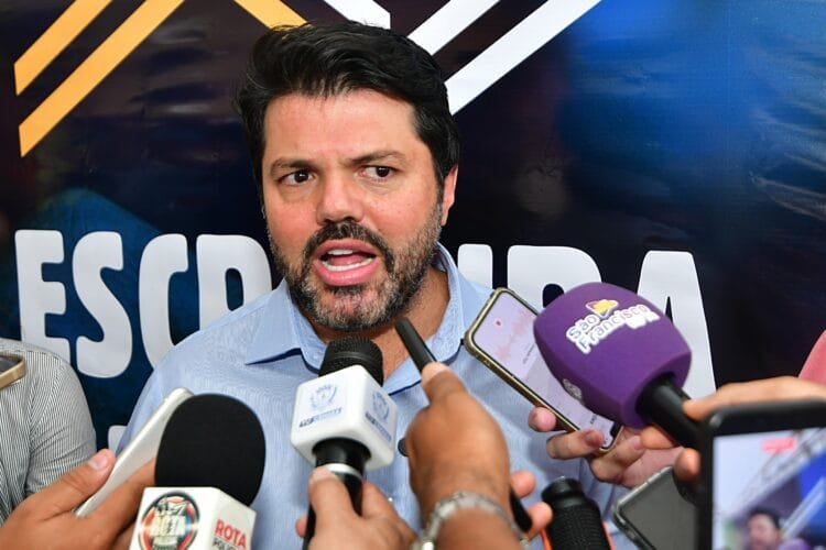 Prefeito diz que debate sobre transporte público vai além da gratuidade aos domingos e anuncia definição ainda neste mês