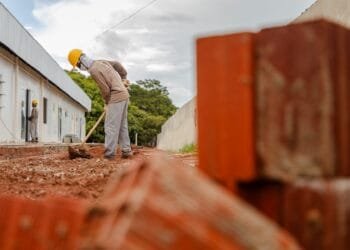 Prefeitura de Anápolis terá plantão presencial para processo seletivo com salário de até R$ 2,7 mil mais benefício