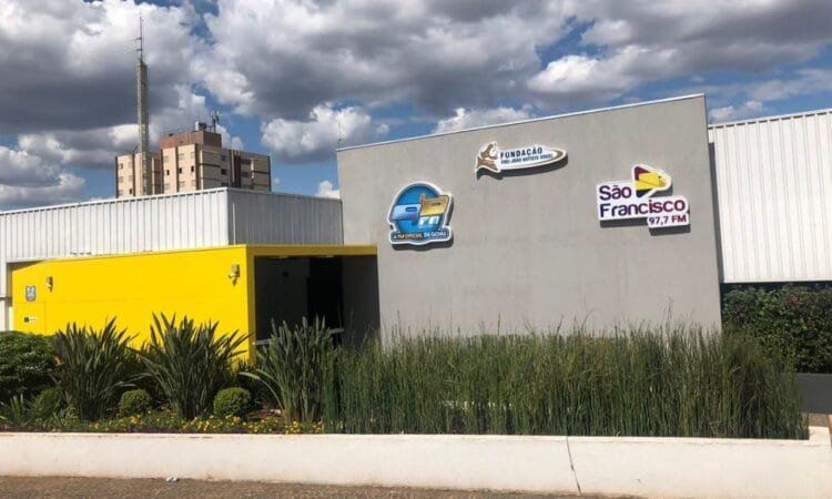 Fundação Frei João Batista Vogel chega aos 50 anos e transforma fé, rádio e solidariedade em legado vivo em Anápolis