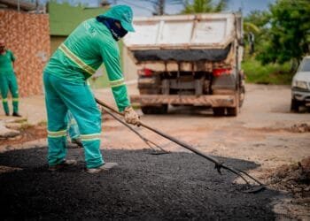 Manutenção asfáltica atende 11 bairros de Anápolis nesta segunda-feira (16)