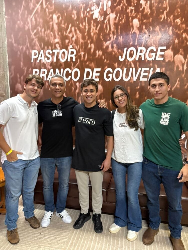 Gustavo Gayer prestigia encerramento da Umadego 2026 ao lado de Nikolas Ferreira, em Goiânia