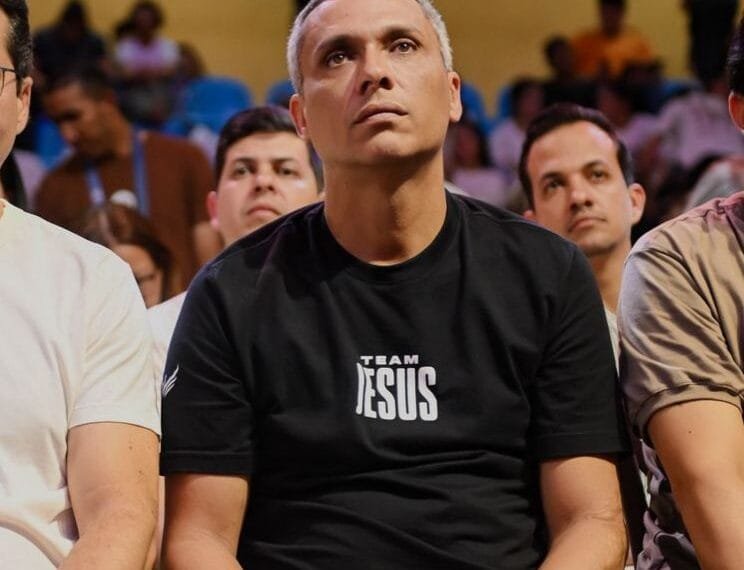 Liderança da Minoria repudia intolerância religiosa em desfile da Acadêmicos de Niterói e anuncia representação à PGR