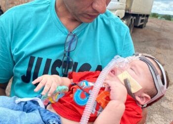 Após caso do pequeno Kailan, Gayer protocola medidas para ampliar Teste do Pezinho e incluir AME na triagem neonatal