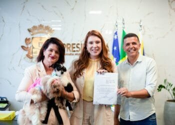 Presidente destaca orgulho ao assinar criação da 1ª Procuradoria da Causa Animal do estado de Goiás