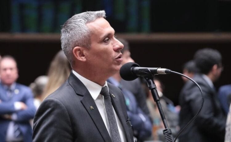 Deputado Gayer aciona TCU após denúncia de gastos milionários do governo Lula com publicidade