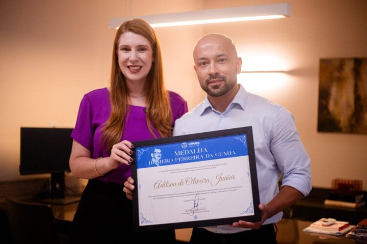 Adilson Júnior recebe Medalha Homero Ferreira da Cunha da Câmara de Anápolis