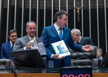 Brasil 2050: plano da CNI prevê economia adicional de até R$ 38 bi em 2026 e defende redução dos juros