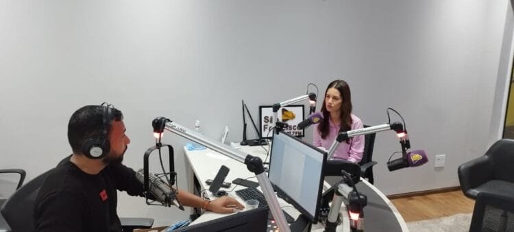 “Temos feito de tudo para que essas pessoas saiam das ruas com dignidade”, afirma Carla Lima