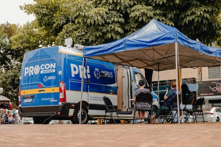 Procon realiza ação especial pelo Dia do Consumidor na Praça Americano do Brasil