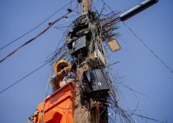 Prefeitura de Anápolis notifica provedores e cobra retirada de fios irregulares até 27 de março