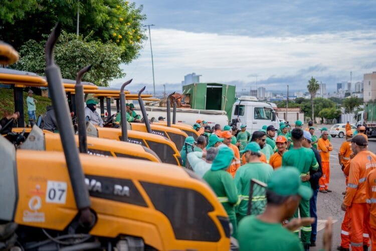 Prefeitura de Anápolis aumenta em até 3 vezes frentes de serviço de tapa-buraco; roçagem e iluminação