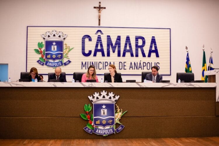 Câmara aprova reposição salarial de servidores e atualização do piso dos professores