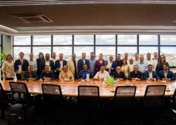 Fórum Empresarial entrega documento “Caminhos para Prosperar” à Câmara de Anápolis