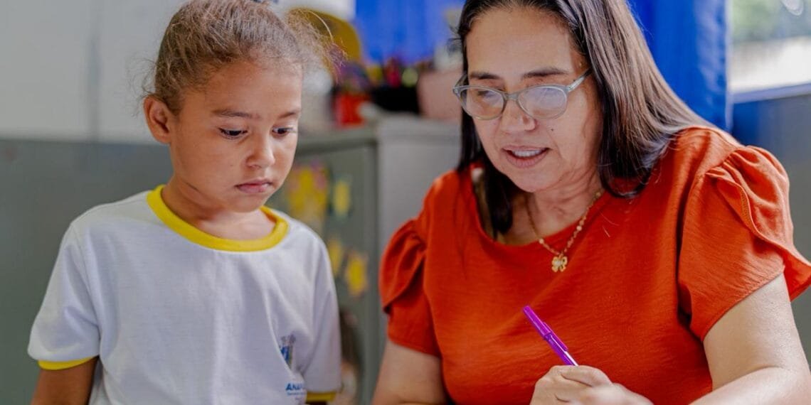 Prefeitura de Anápolis prepara edital para contratação temporária de professores e auxiliares da educação