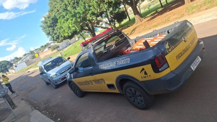 Agentes da CMTT percebem atitude suspeita e recuperam carro furtado em Anápolis