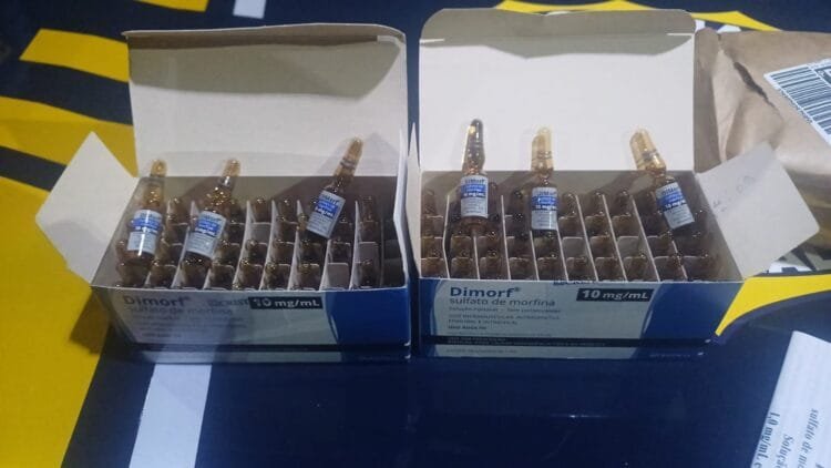 PRF apreende 97 ampolas de morfina sem documentação em ônibus na BR-060, em Anápolis