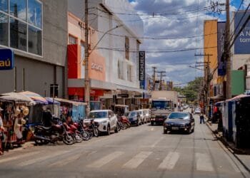 Reta final: comerciantes têm 30 dias para regularizar uso de áreas públicas em Anápolis