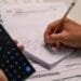 Inadimplência cresce e 42% repetem dívidas