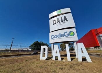Projeto cria Semana Municipal de Valorização do DAIA e institui comenda de mérito industrial