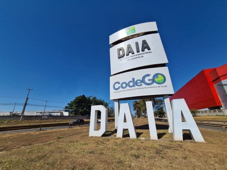 Projeto cria Semana Municipal de Valorização do DAIA e institui comenda de mérito industrial