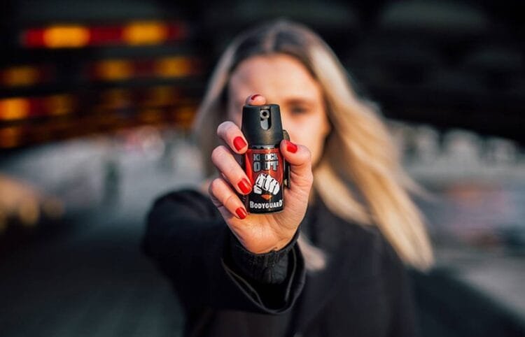 Projeto que autoriza spray de pimenta para autodefesa de mulheres é aprovado na Câmara