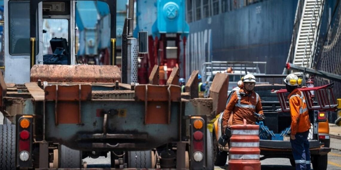 Redução da jornada pode elevar custos das empresas em até R$ 267 bilhões ao ano