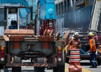 Redução da jornada pode elevar custos das empresas em até R$ 267 bilhões ao ano