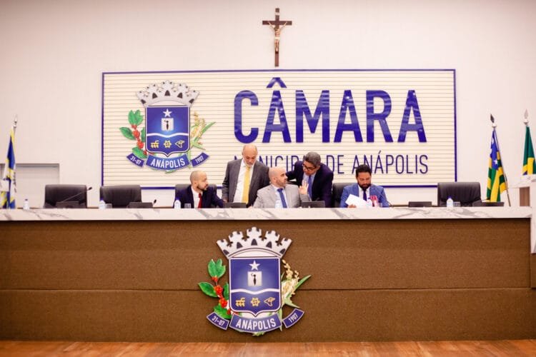 Câmara de Anápolis inicia abril com debate sobre TSU, obras e desenvolvimento da cidade