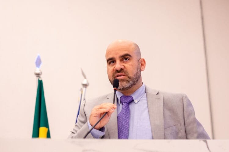 “Constrangeu a oposição”: líder do Executivo exalta gestão da saúde e rebate críticas na Câmara de Anápolis