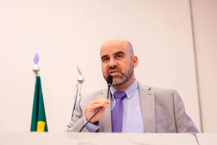 “Constrangeu a oposição”: líder do Executivo exalta gestão da saúde e rebate críticas na Câmara de Anápolis