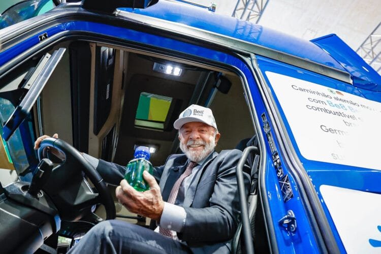 Governo Lula gasta R$ 7 bilhões com viagens a serviço em três anos; valor supera soma dos seis anos anteriores