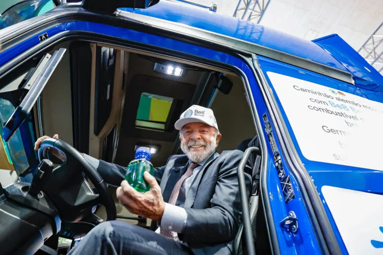 Governo Lula gasta R$ 7 bilhões com viagens a serviço em três anos; valor supera soma dos seis anos anteriores