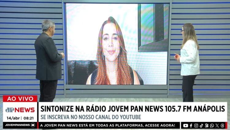 Delegada alerta que internet pode ser mais perigosa que a rua e reforça papel dos pais na proteção de crianças