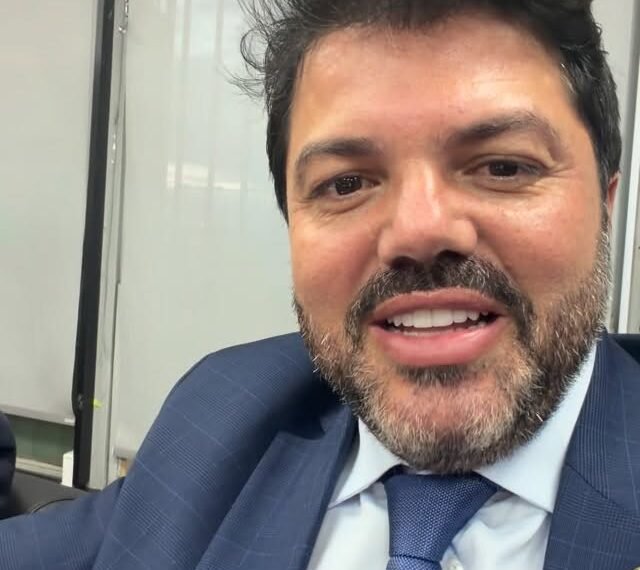 “Vamos trabalhar por Anápolis e antecipar essa obra”, diz Márcio Corrêa ao cobrar solução para o trevo da Havan em Brasília