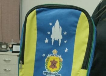 Compra de mochilas a R$ 100 em Nova Serrana gera reação e questionamentos sobre qualidade