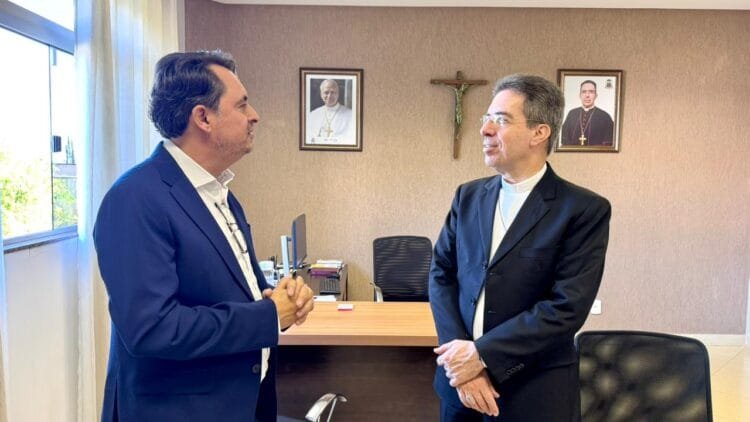 Jean Carlos reforça defesa da vida após reunião com bispo de Anápolis e destaca avanço de proposta no Congresso