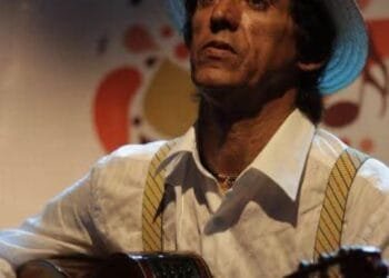 Quarta Cultural abre programação de abril com show de Reinaldo Reis e convidados no Teatro Municipal
