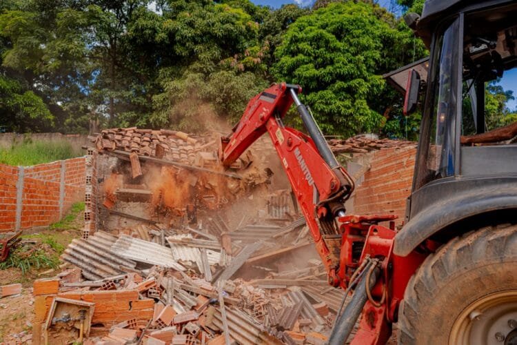 Prefeitura realiza força-tarefa com serviços sociais, zeladoria, meio ambiente e combate à dengue no Novo Paraíso