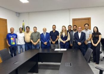 CDL Anápolis entrega contribuições para atualização do Plano Diretor em reunião com secretário e vereadores