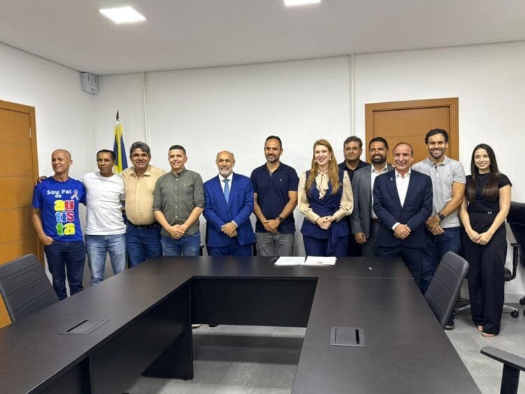 CDL Anápolis entrega contribuições para atualização do Plano Diretor em reunião com secretário e vereadores