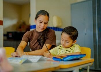 Prefeitura convoca 50 cuidadores para reforçar atendimento na rede municipal de ensino