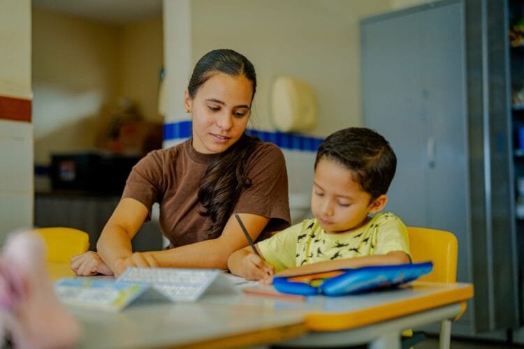 Prefeitura convoca 50 cuidadores para reforçar atendimento na rede municipal de ensino
