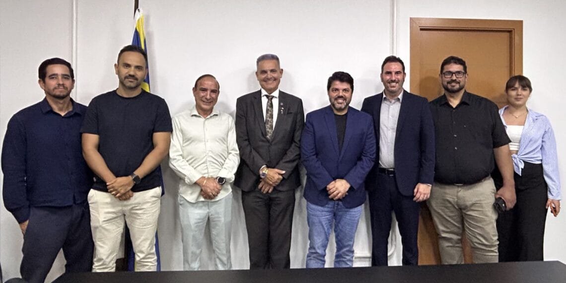 CDL e SindTur se reúnem com prefeito para tratar demandas de bares e restaurantes