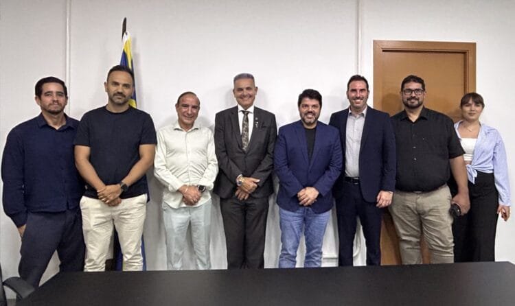 CDL e SindTur se reúnem com prefeito para tratar demandas de bares e restaurantes