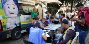 Mobilização de vacinação contra a gripe alcança mais de 5 mil pessoas em dois dias em Anápolis
