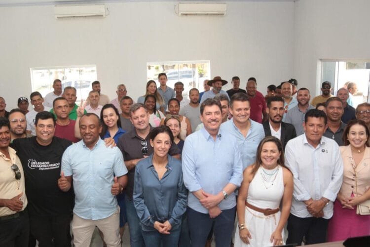 Senador Wilder Morais cumpre agenda de entregas e recebe título em Alvorada do Norte