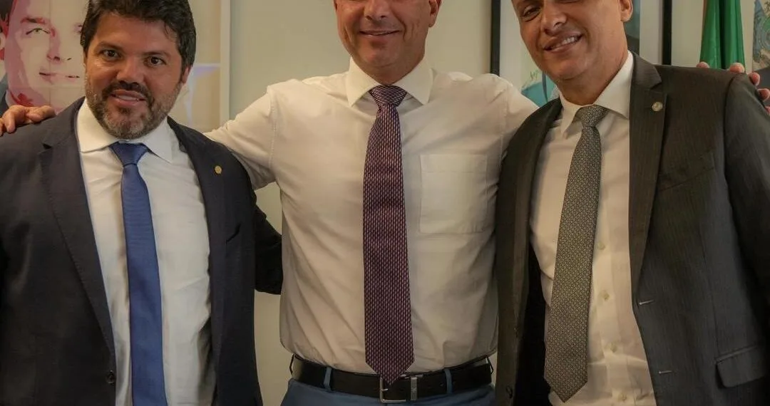 Márcio Corrêa, Gustavo Gayer e Flávio Bolsonaro articulam núcleo político em Brasília para fortalecer direita em Goiás