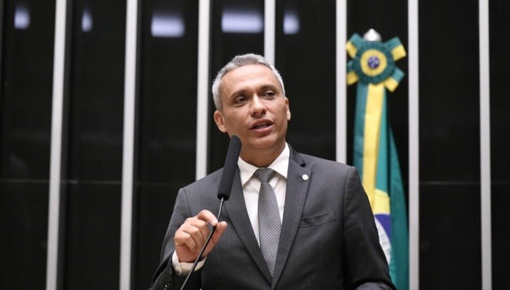 Comissão de Segurança Pública da Câmara aprova convocação de Ministro da Justiça por abordagem da PF a cidadão por faixa ‘ladrão’ próximo a evento de Lula